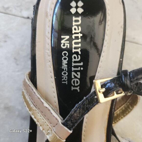 Naturalizee N5 Comfort flat strappy Black, tan & gold sandles - Picture 2 of 9